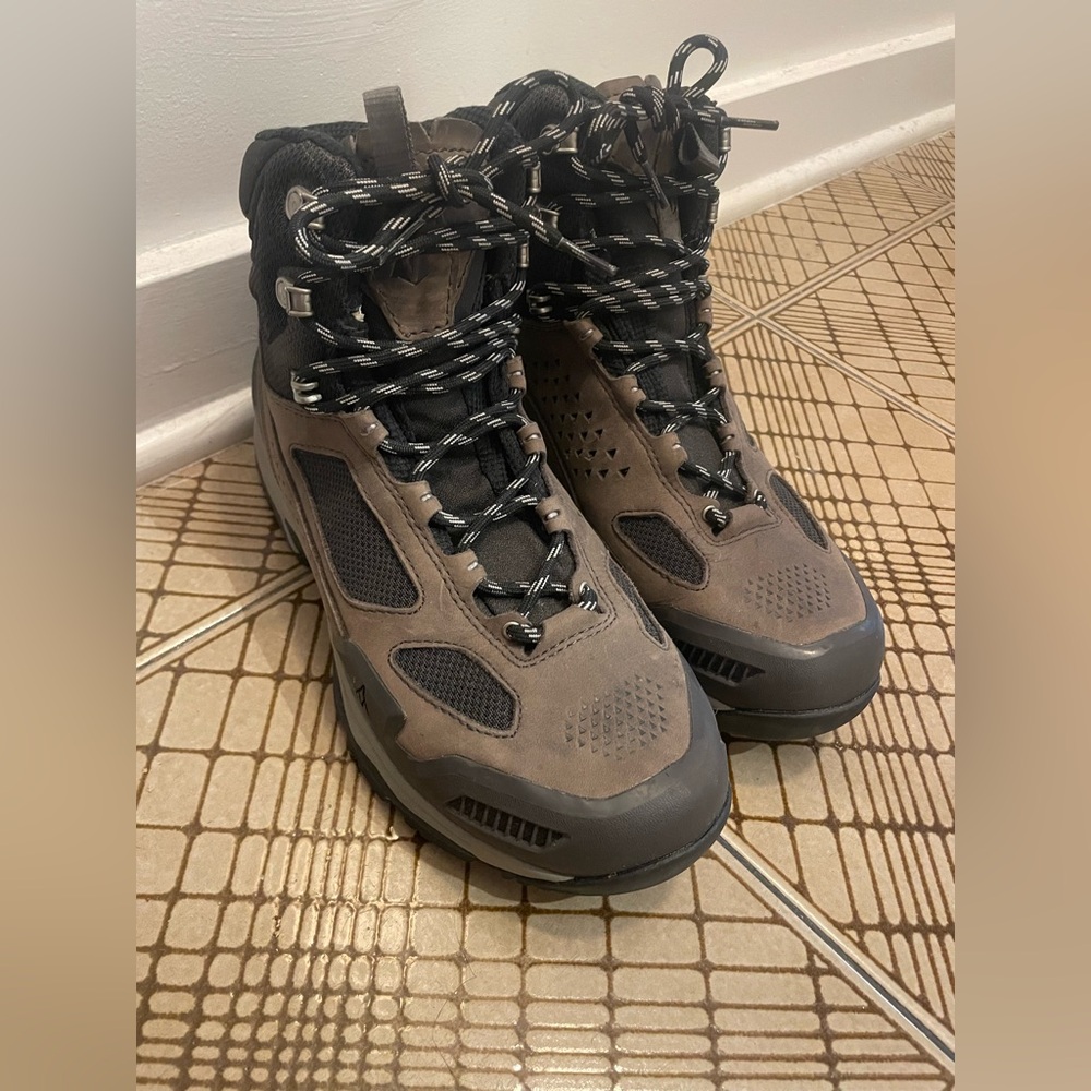 Vasque Men's Black and Brown Outdoor Boots